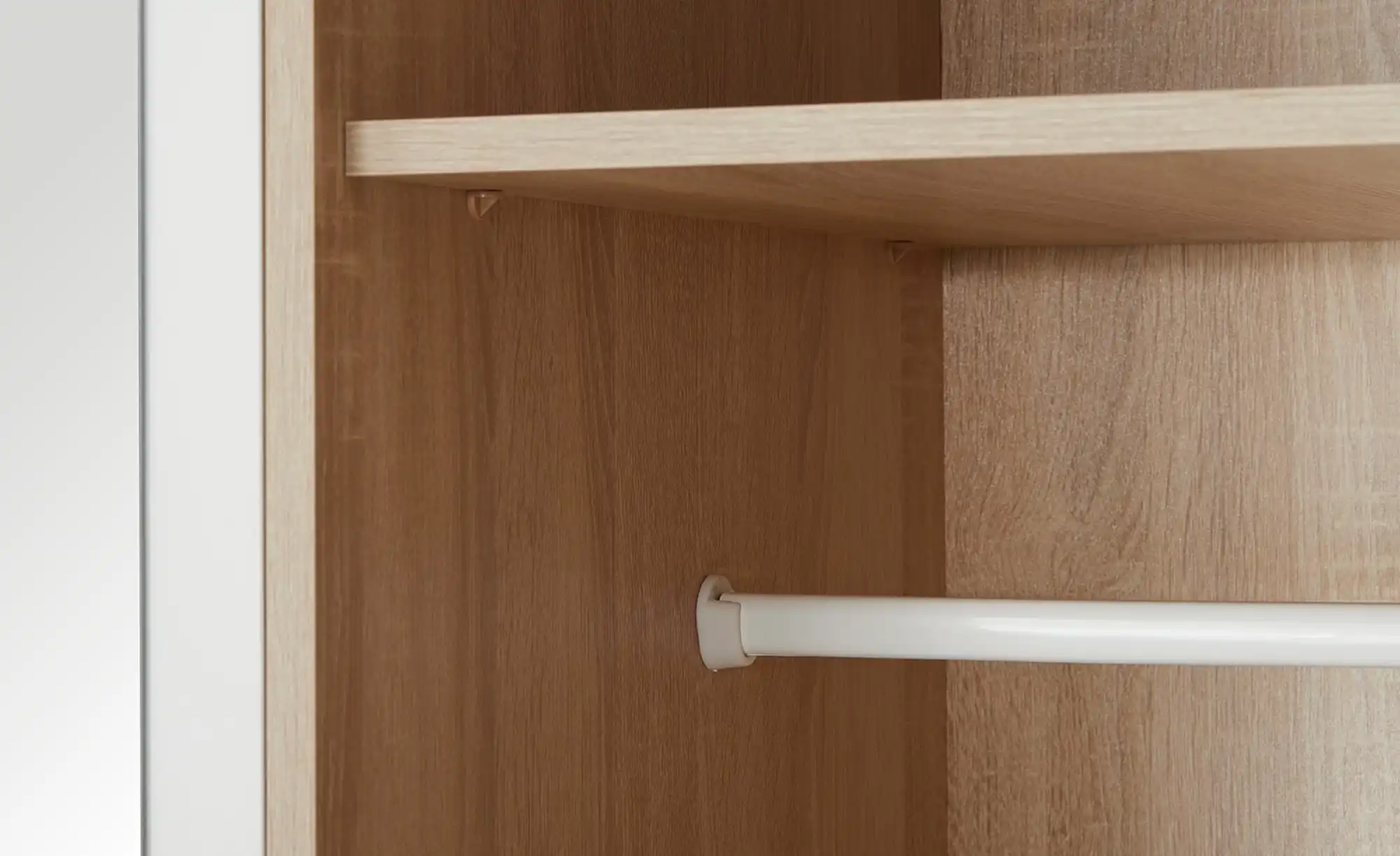 Kleiderschrank