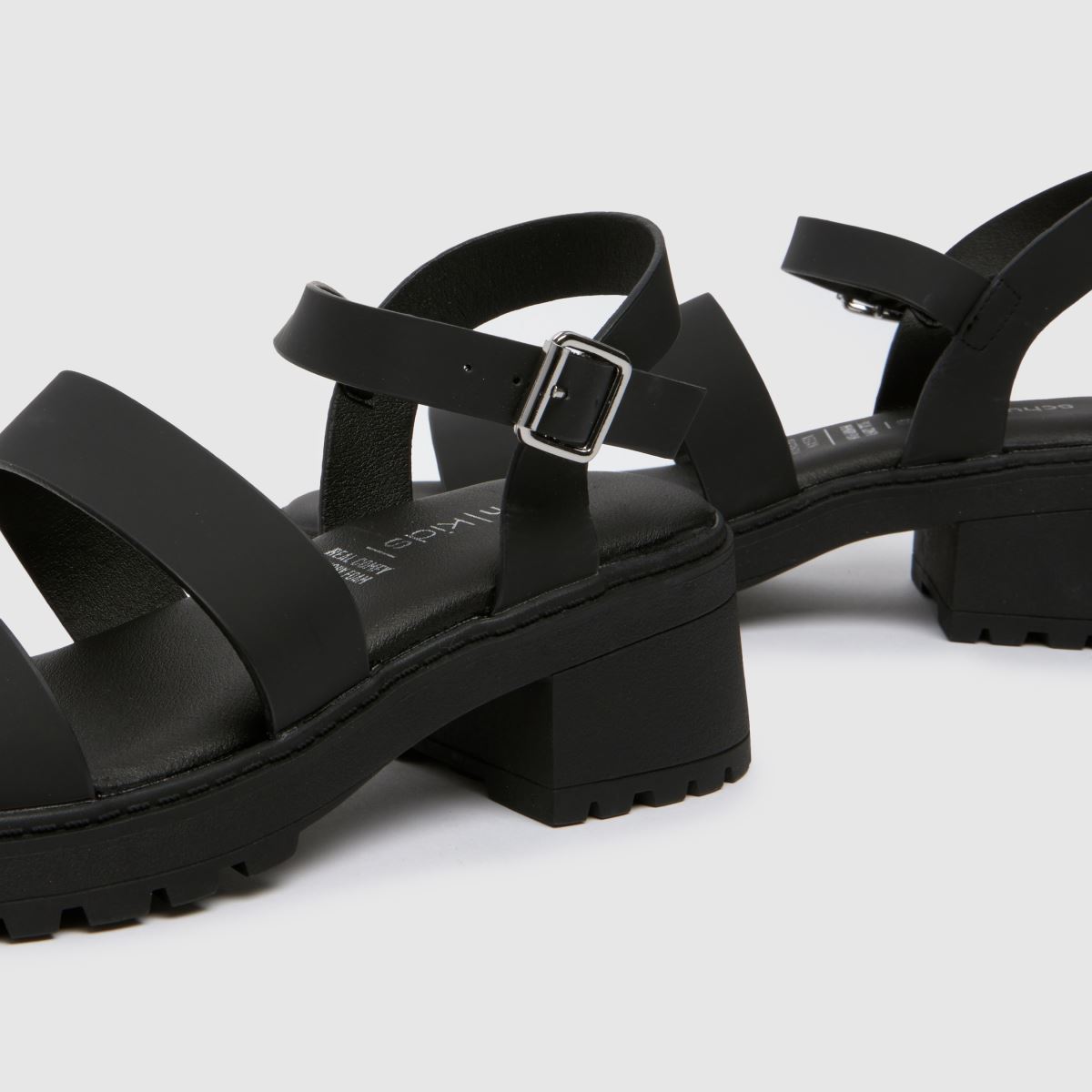 Schuh fekete, taffy sarkú lányos ifjúsági szandál