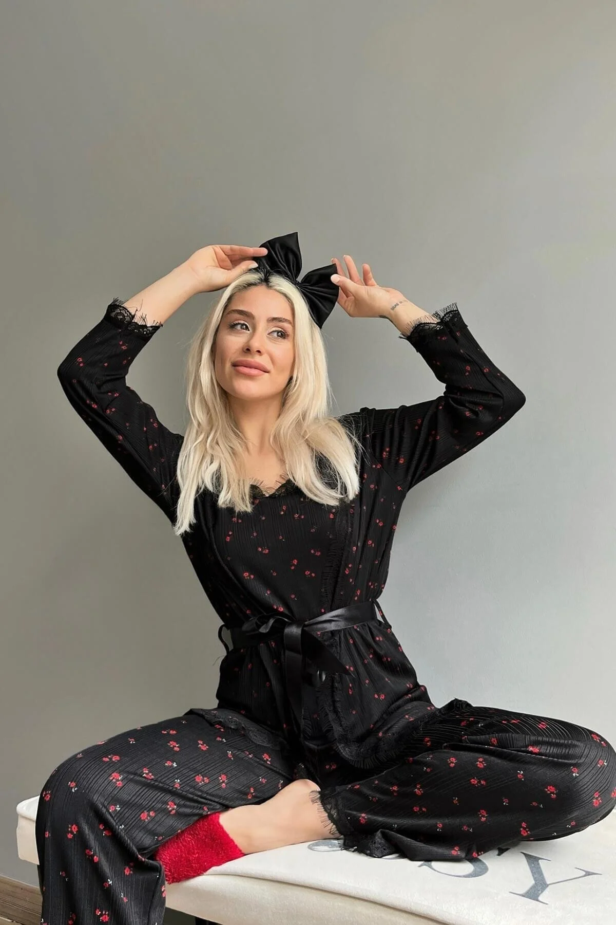 Pijamaevi  Minimal floral gemustertes Pegasus-Pyjama-Set mit Morgenmantel