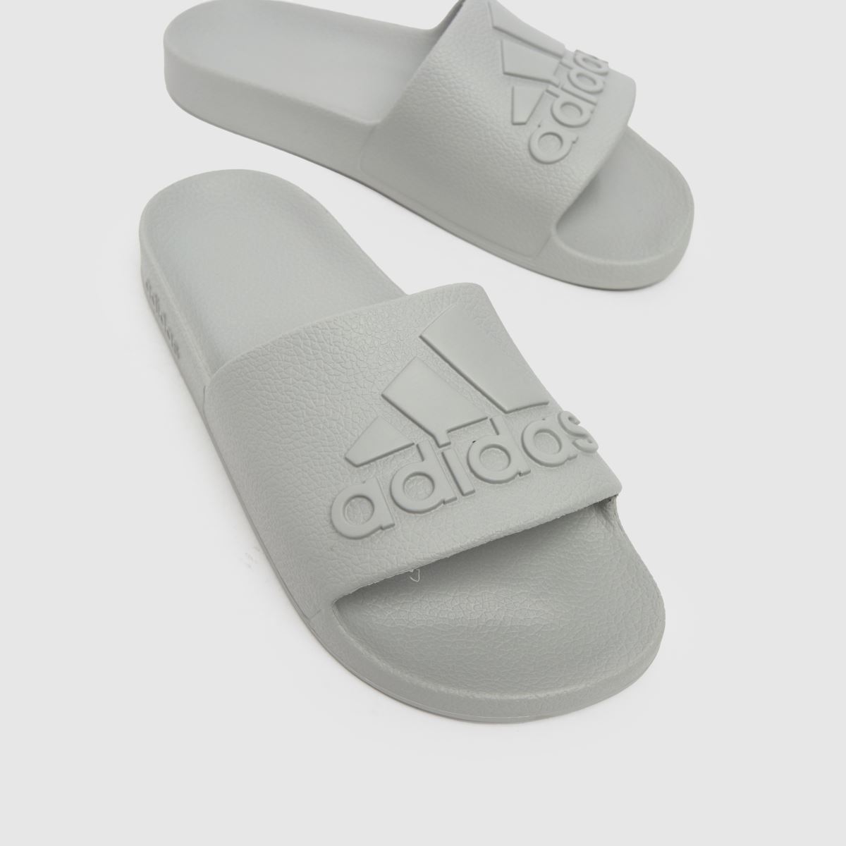 adidas adilette aqua szandál világosszürke színben