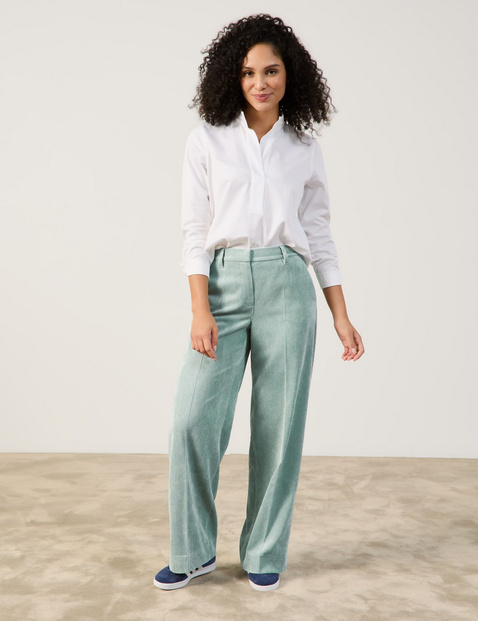 Cordhose mit weitem Bein