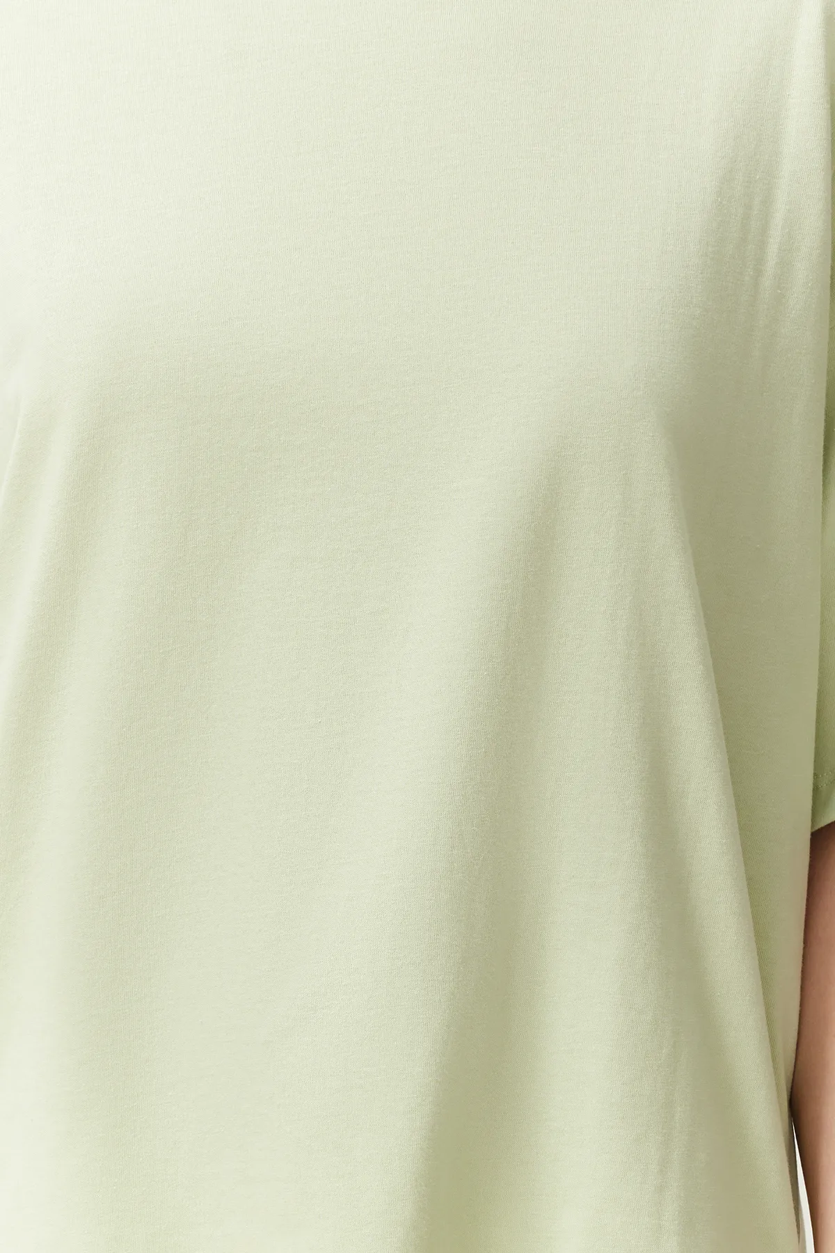 Trendyol Collection  Mintfarbenes, übergroßes/weites Strick-T-Shirt mit Rundhalsausschnitt aus 100 % Baumwolle TWOSS20TS0134