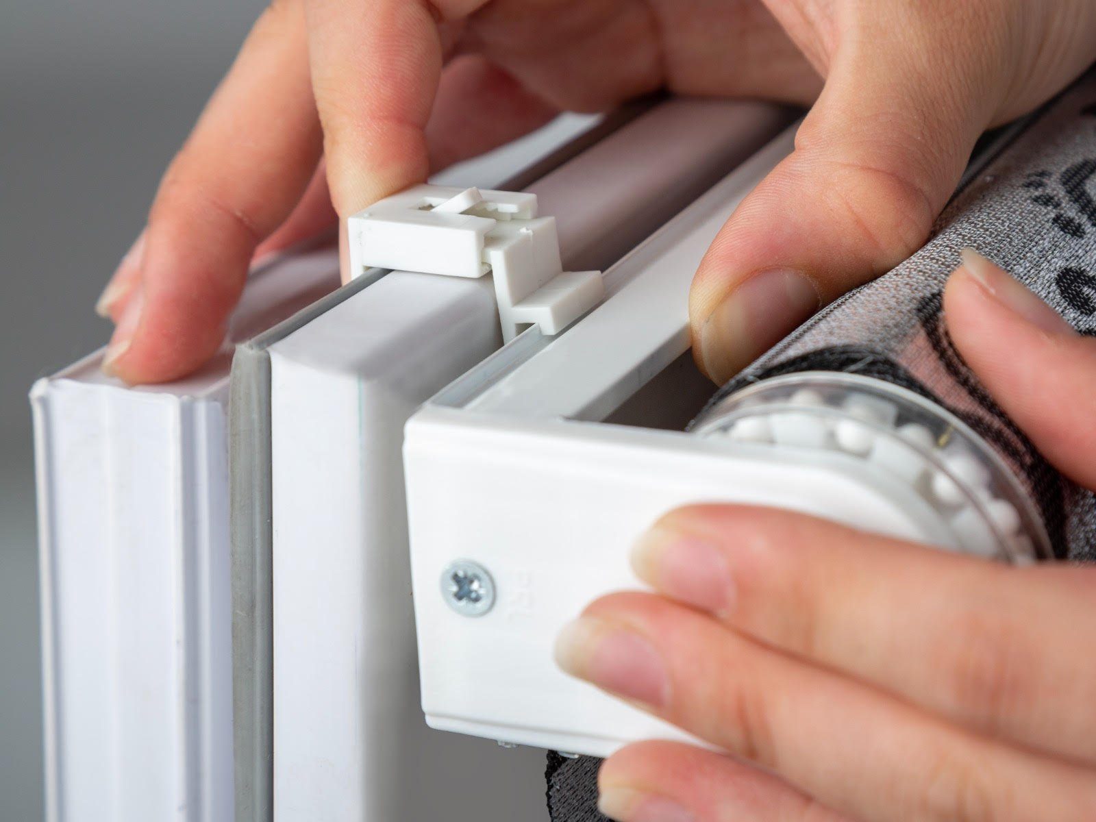Doppelrollo Doppelrollo Duo Rollo Klemmfix ohne Bohren mit Muster Motiv in Grau, Storperde24, Lichtschutz, Fensterrahmenmontage mit Klemmträger