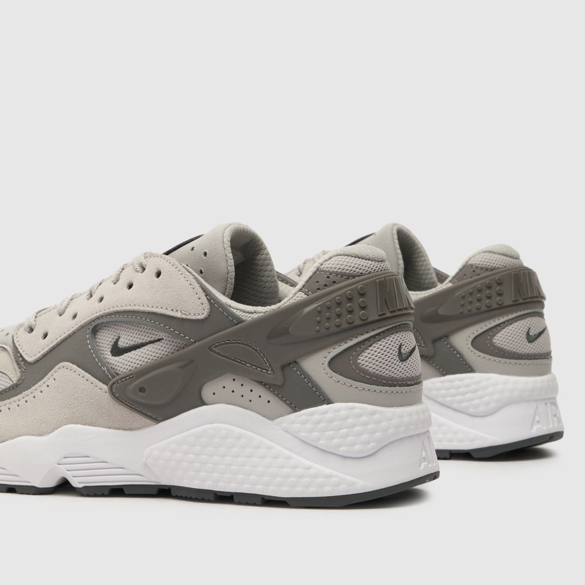 Temno sivi športni copati Nike Huarache Runner