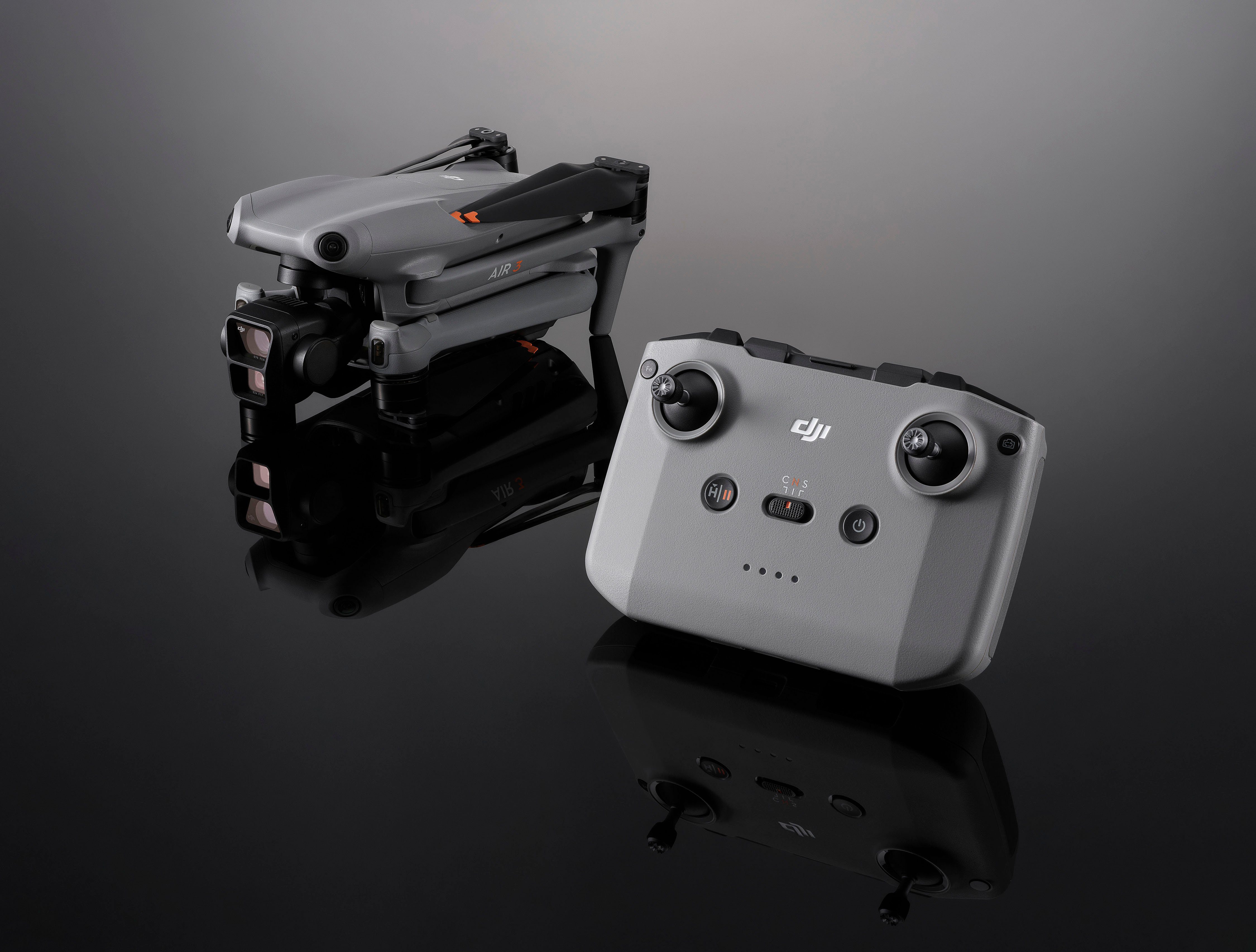 DJI Air 3 Fly More Combo (DJI RC-N2) Drohne (4K Ultra HD)