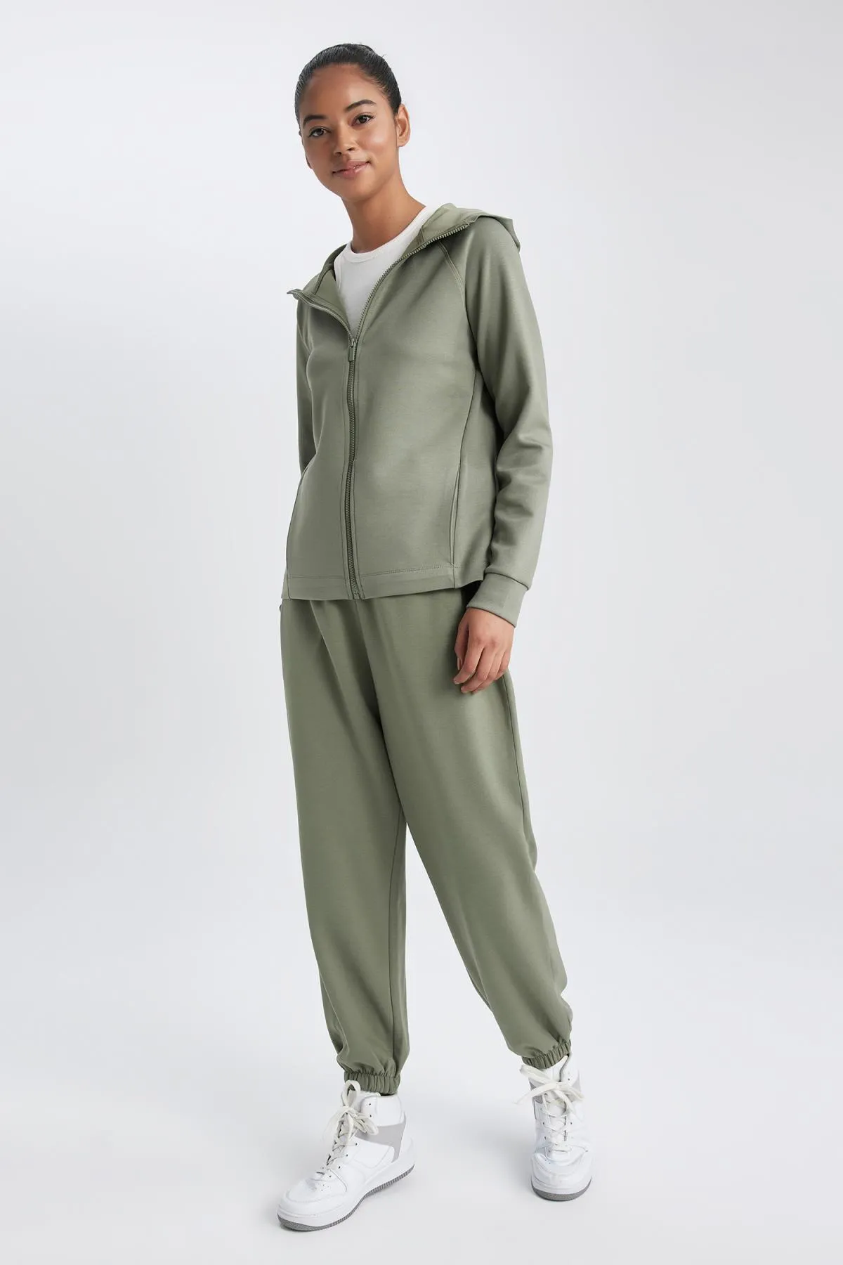 DeFacto  Passform: Oversize-Passform, doppelte Tasche, Jogger-Bein, Standard-Stoffhose aus Skuba-Tauchen