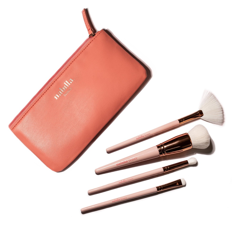nabilla beauty Set de pinceaux 4 pinceaux et une trousse