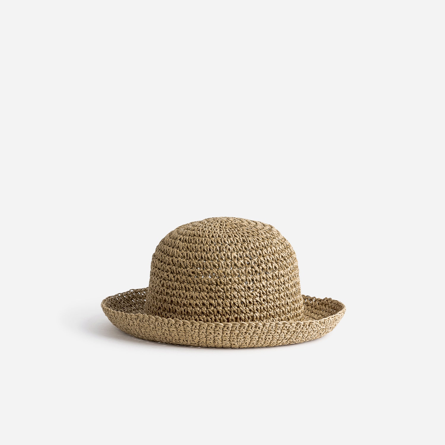 Chapeau cloche beige tressé