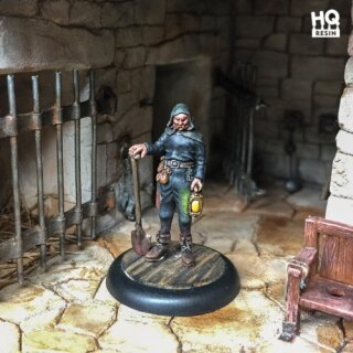 HQ Resin - Gunter the Gravedigger