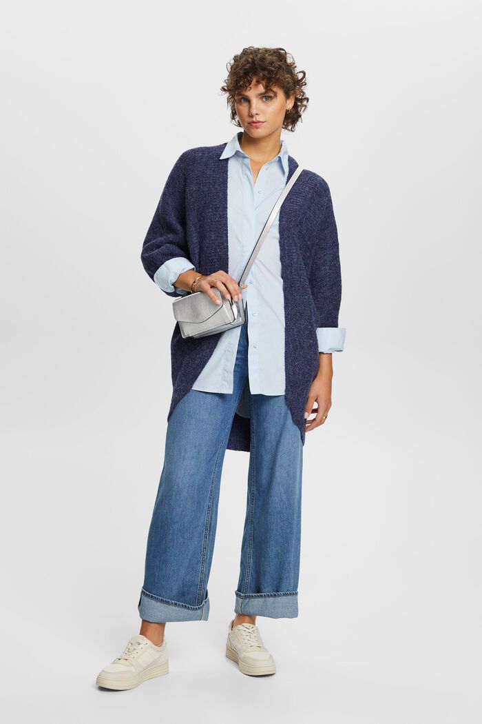 Recycelt: Poncho mit Fledermausärmeln