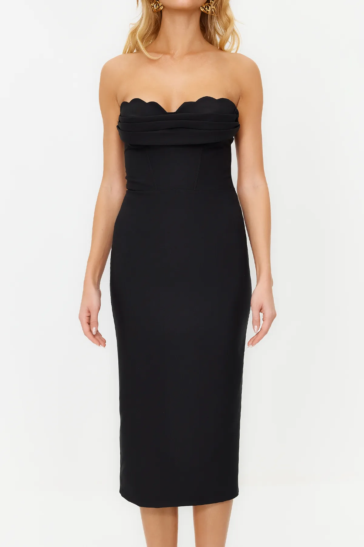 Trendyol Collection  Schwarzes, tailliertes Webkleid TPRSS24EL00008