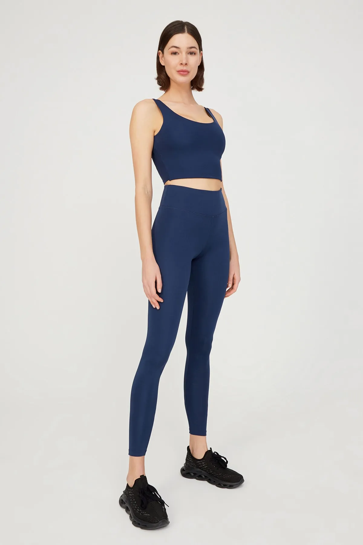LOS OJOS  Marineblaues, leicht unterstütztes Bustier-Crop-Top mit Ausschnitt am Rücken