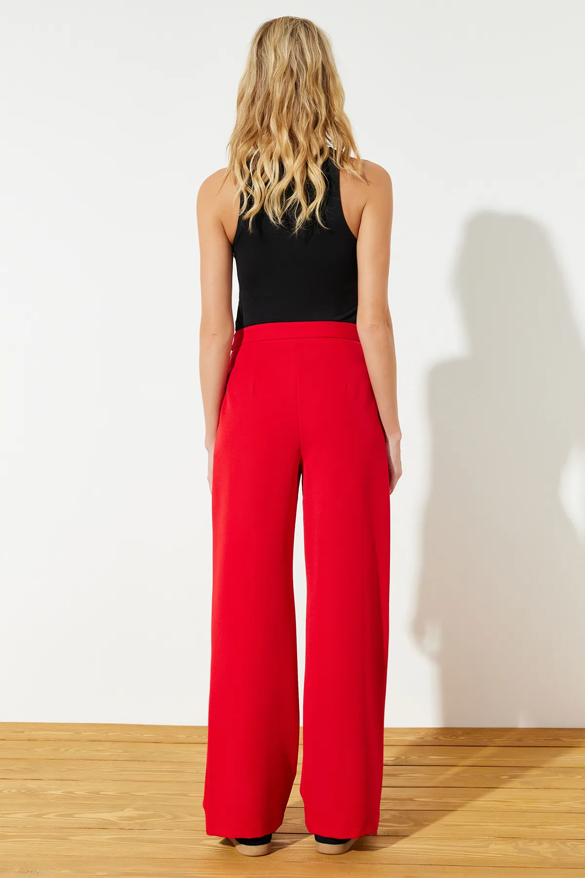 Trendyol Collection  Rote Hose mit weitem Bein/gewebter Hose mit weitem Bein TWOAW22PL0066