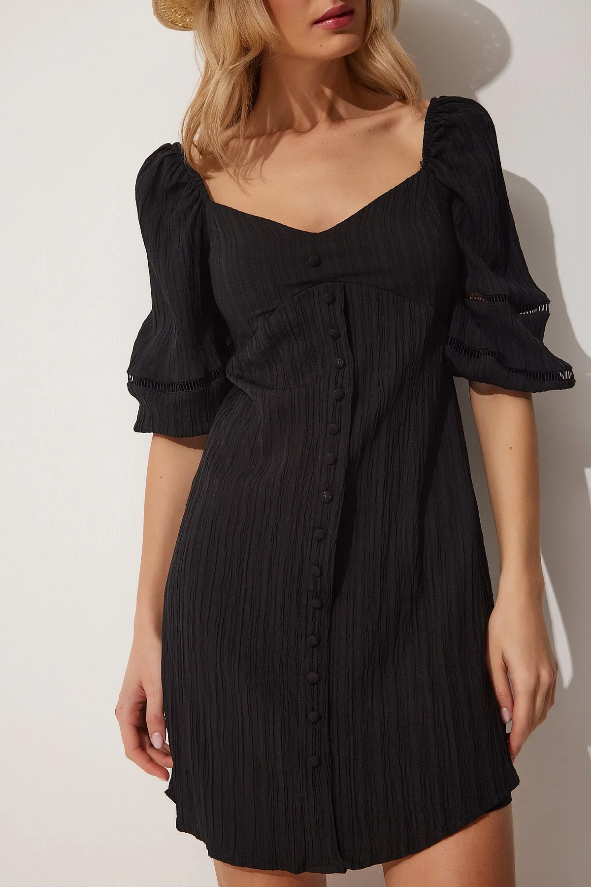 Happiness İstanbul  Schwarzes Damen-Sommerkleid mit herzförmigem Ausschnitt und Ballonärmeln DM00113