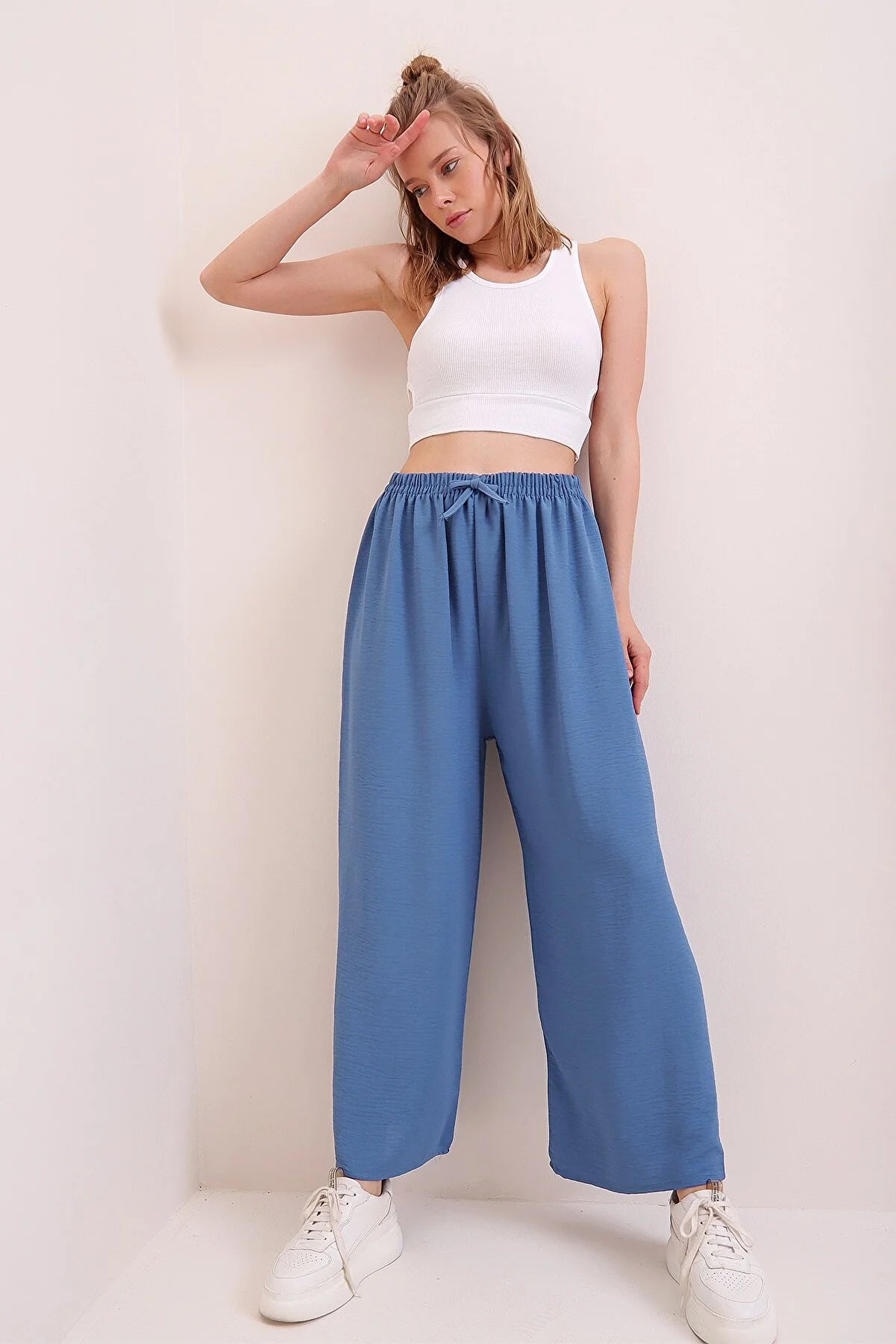 Trend Alaçatı Stili  Indigofarbene Aerobin-Hose mit elastischem Bund und entspanntem Schnitt für Damen