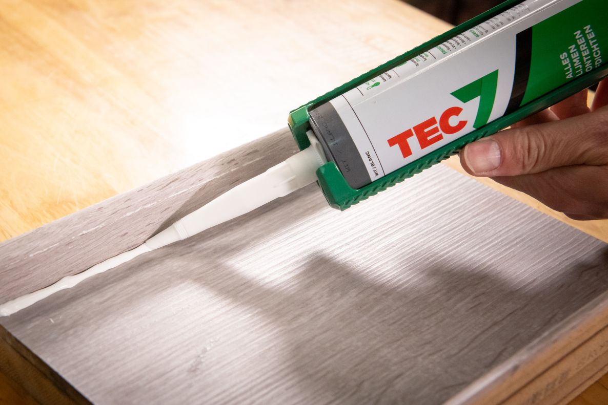 TEC7 535206000 Bela tesnilna masa za montažo, kartuša 310 ml