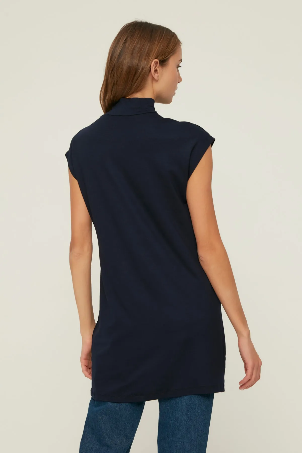 Trendyol Modest  Marineblau-Stone 2er-Pack ärmellose Unterwäsche-Liner-Tunika mit Stehkragen TCTSS21UK0033