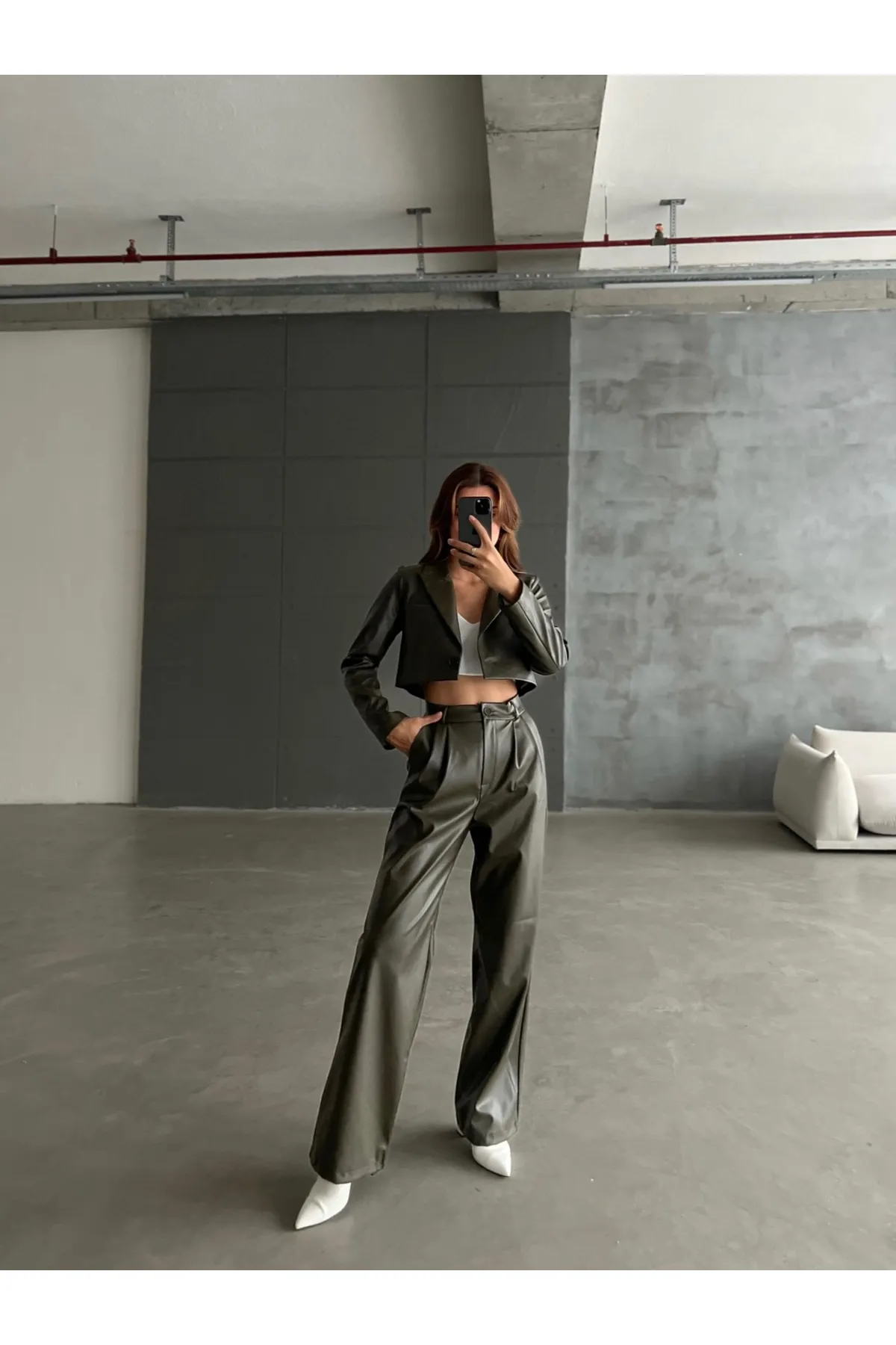 Laluvia  Khakifarbenes, kurz geschnittenes Leder-Blazer-, Jacken- und Hose-Set mit einem Knopf