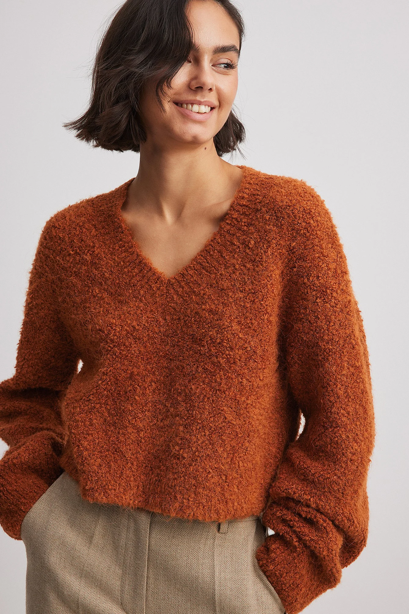 Crop-Strickpullover mit V-Ausschnitt