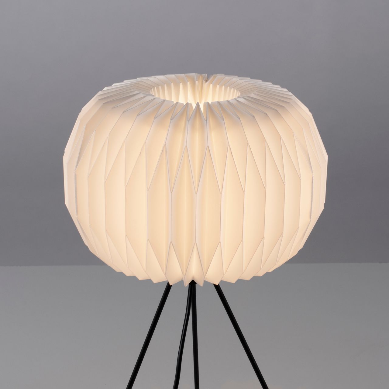JUST LIGHT LeuchtenDirekt Tischleuchte PAPEL, 3-Bein, weißer Kunststoffschirm, mit Schnurschalter,  IP20