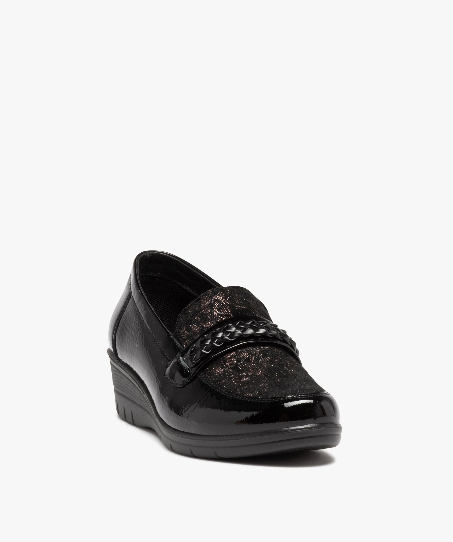 Mocassin confort avec dessus en cuir verni et talon compensé femme