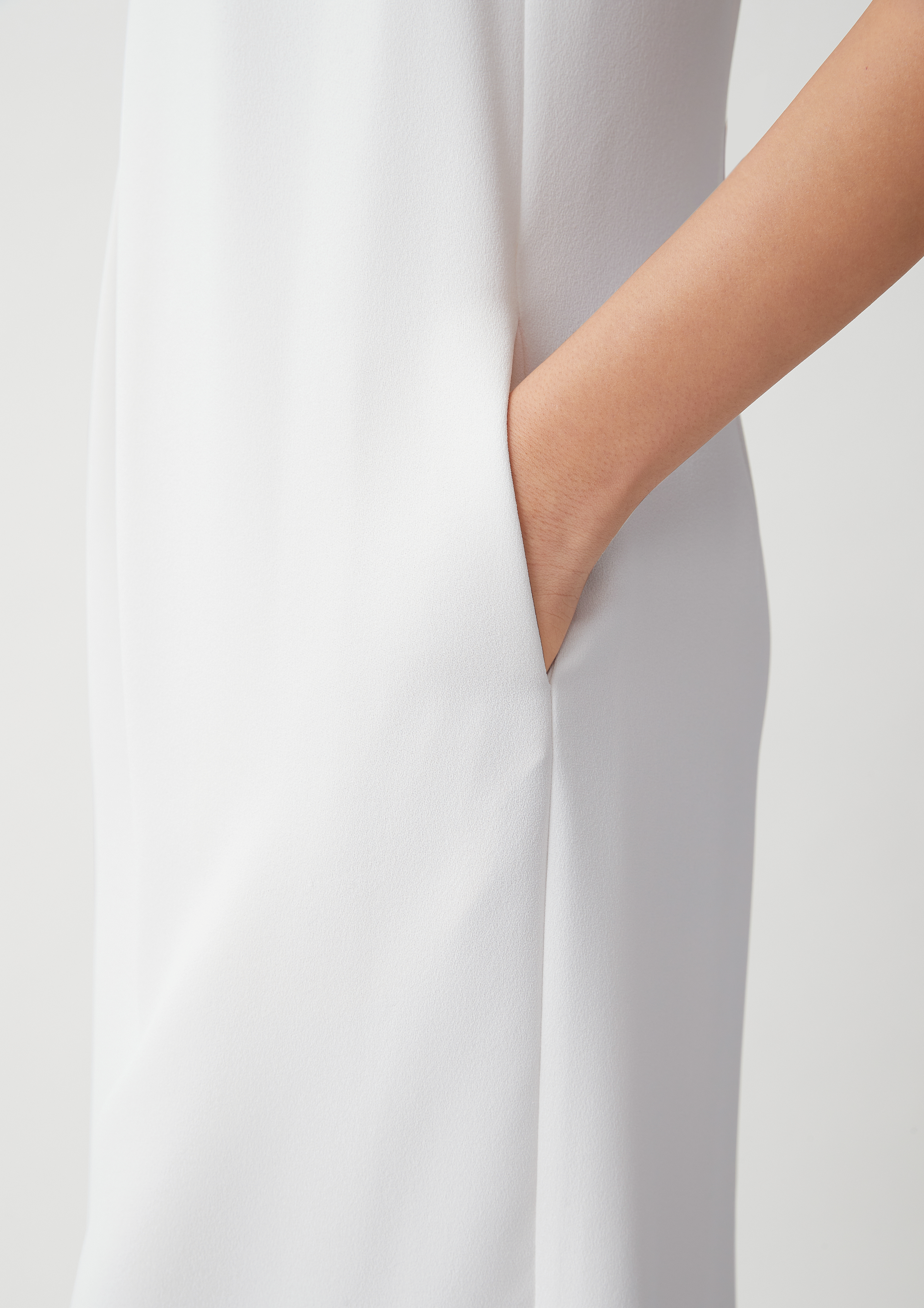 Kleid mit Crêpestruktur - weiß