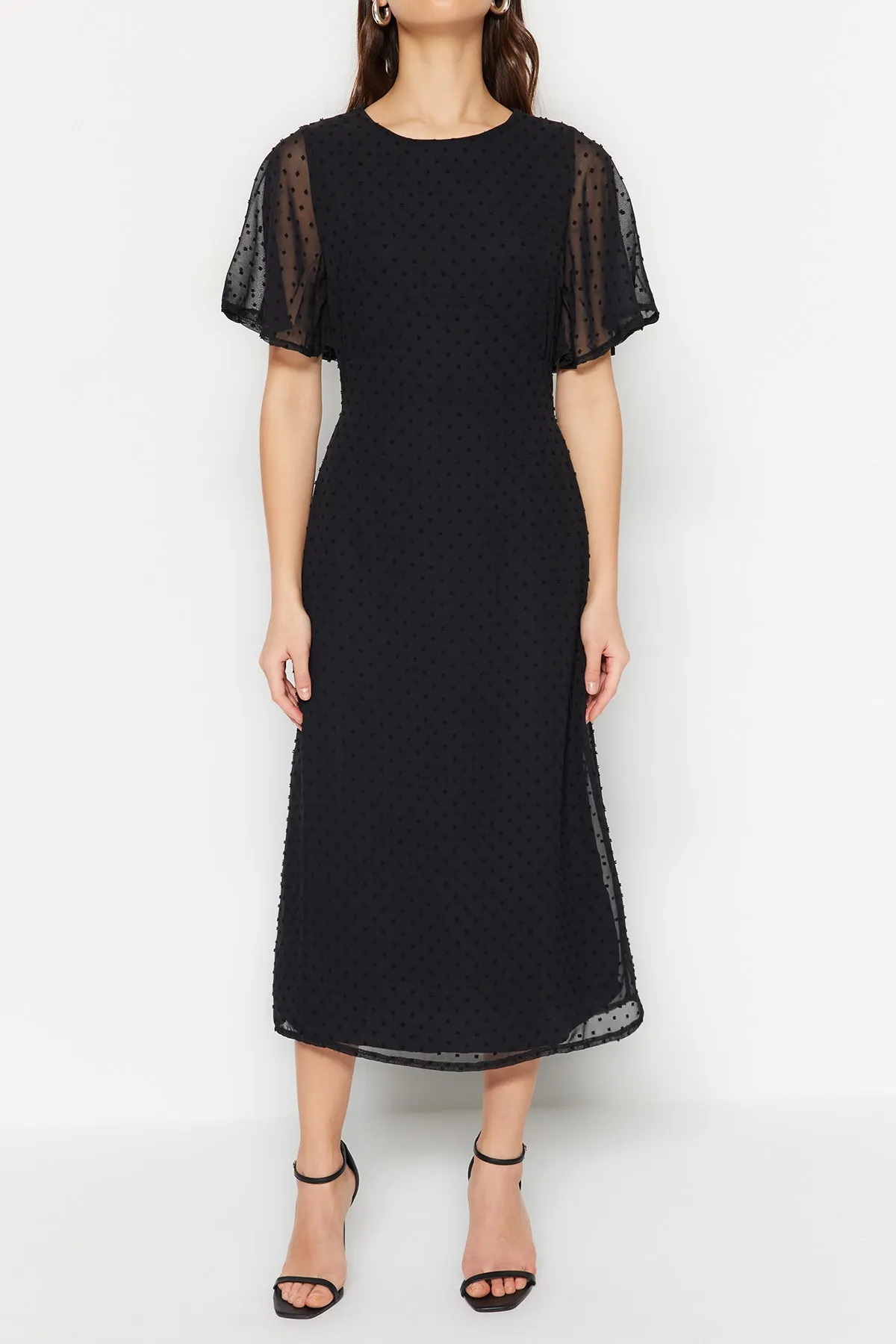 Trendyol Collection  Schwarzes A-Linien-/Glockenförmiges Rückenkleid mit detaillierten Engelsärmeln und gefüttertem Midi-Webkleid TWOSS23EL01461