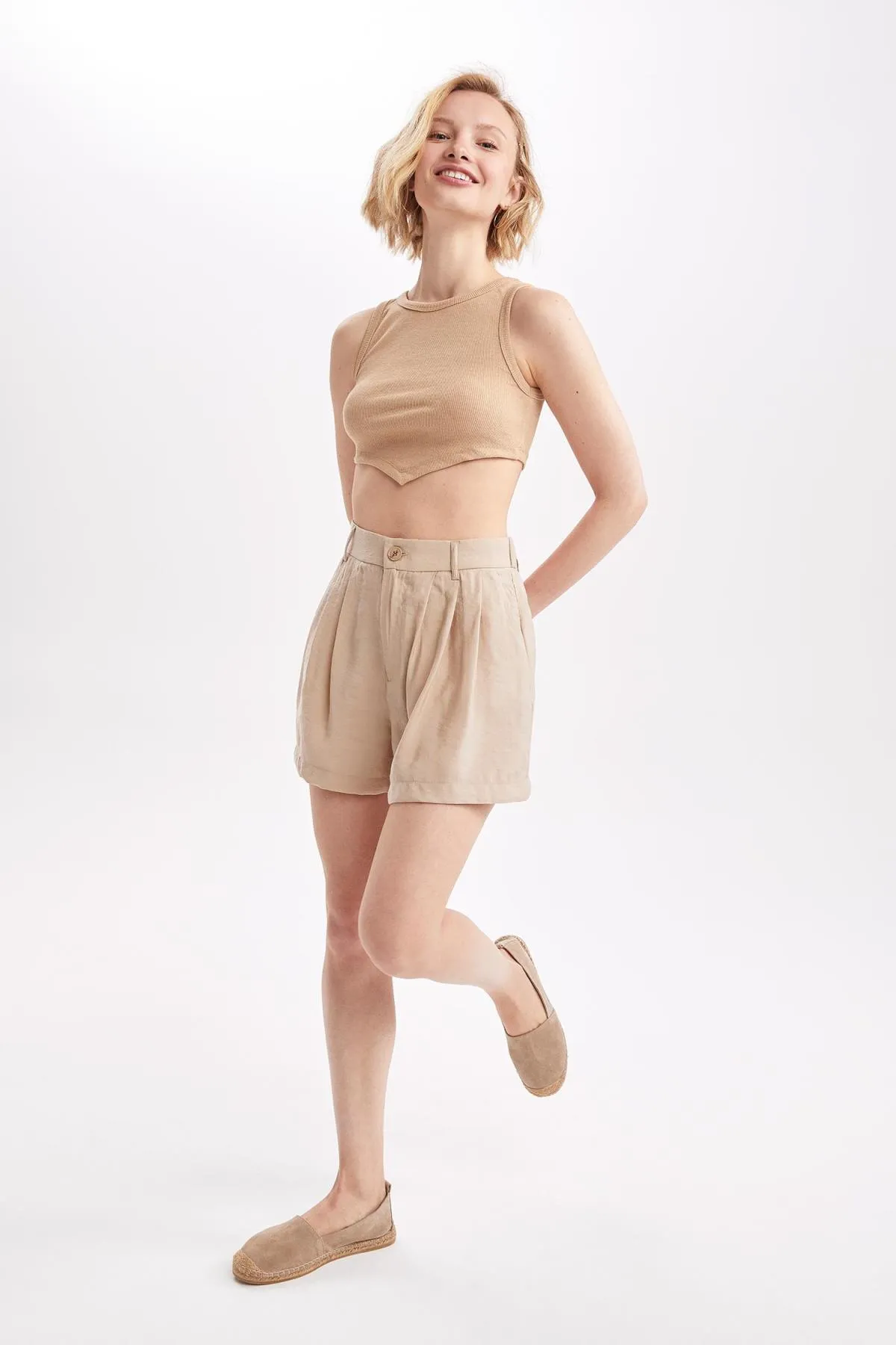DeFacto  Modal-Shorts mit normaler Taille und normaler Passform X4722az22sm