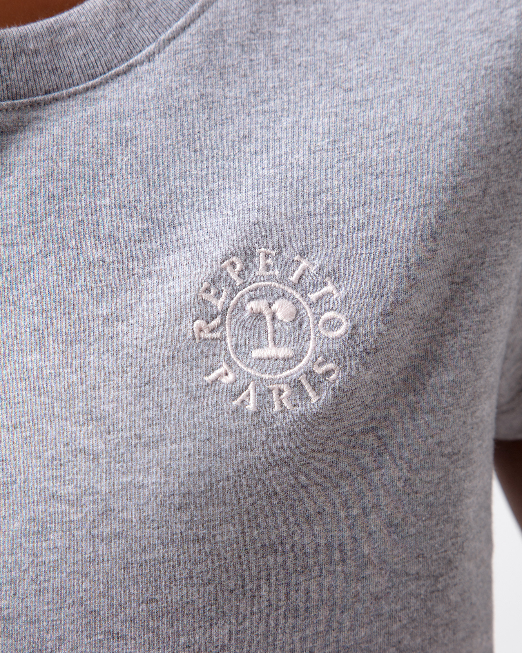 R logo t-shirt