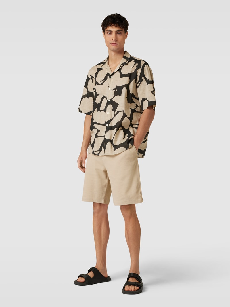 Shorts in unifarbenem Design Modell 'Waffle' in beige
