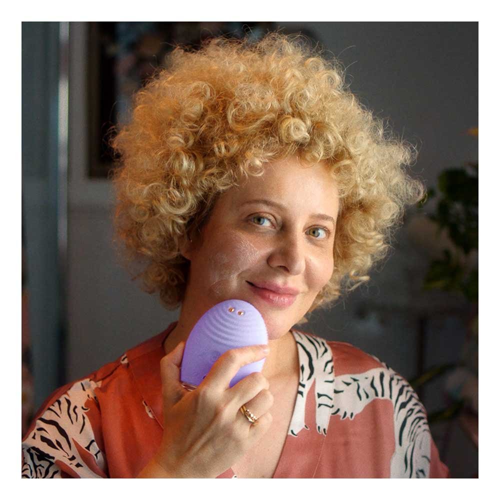 Foreo Luna 4 Plus - Schall-Reinigungsgerät mit Thermofunktion und straffender Massage