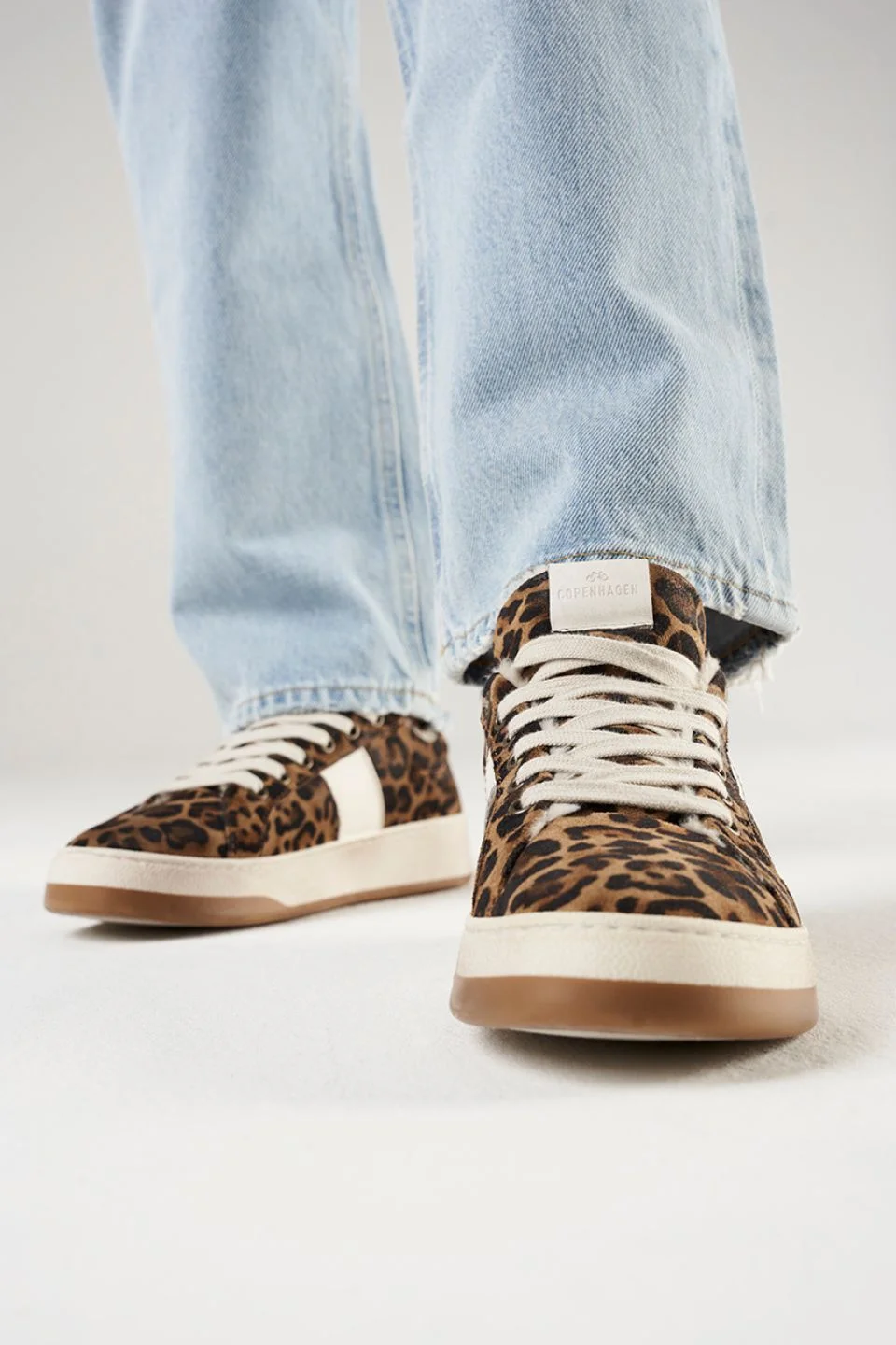 CPH22 suede leo