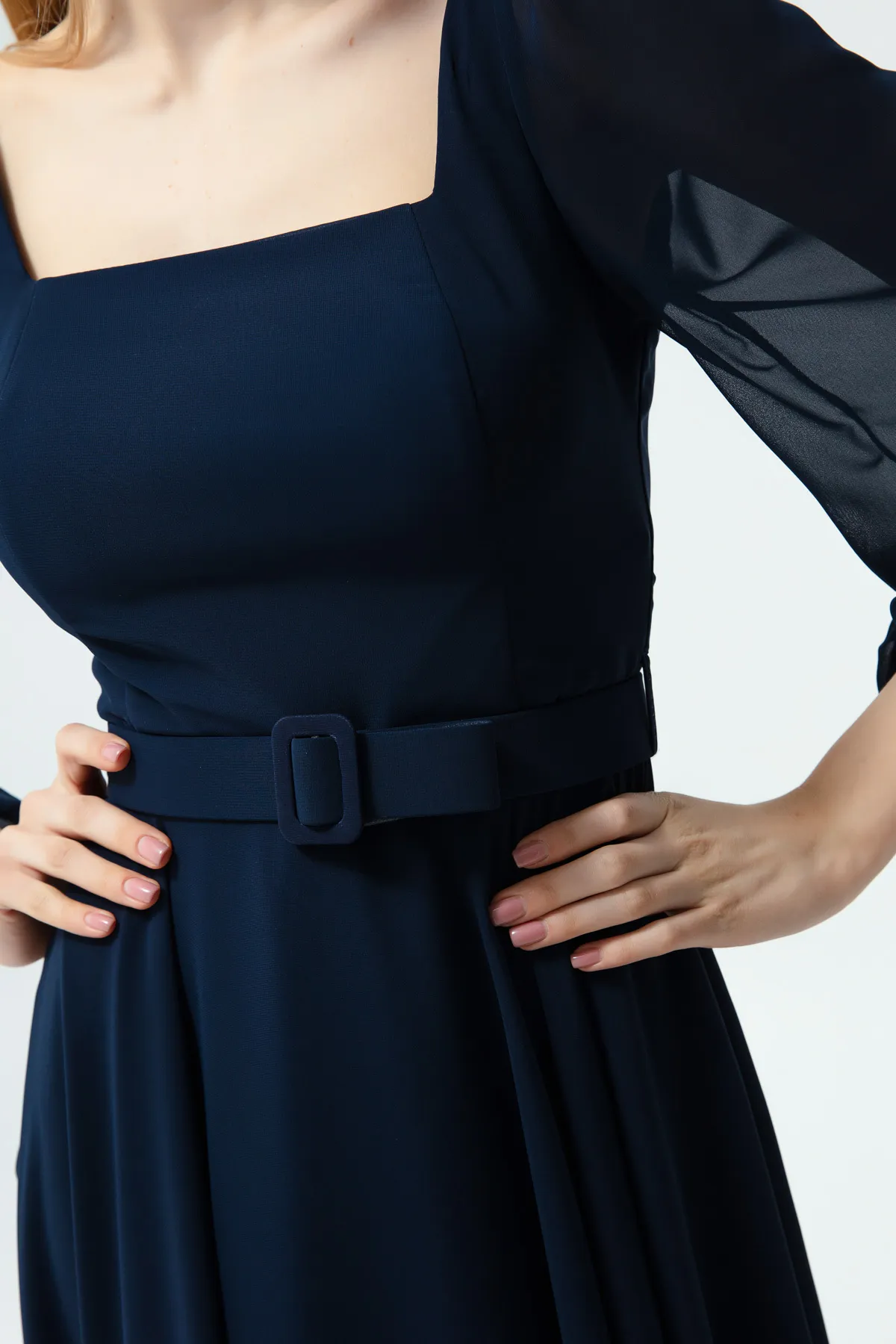 Lafaba  Marineblaues Abendkleid aus Midi-Chiffon mit quadratischem Kragen und Gürtel für Damen