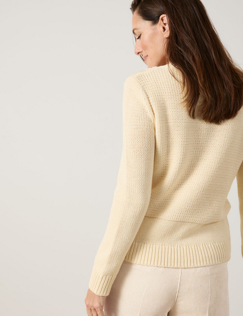 Pullover mit Zopfmuster