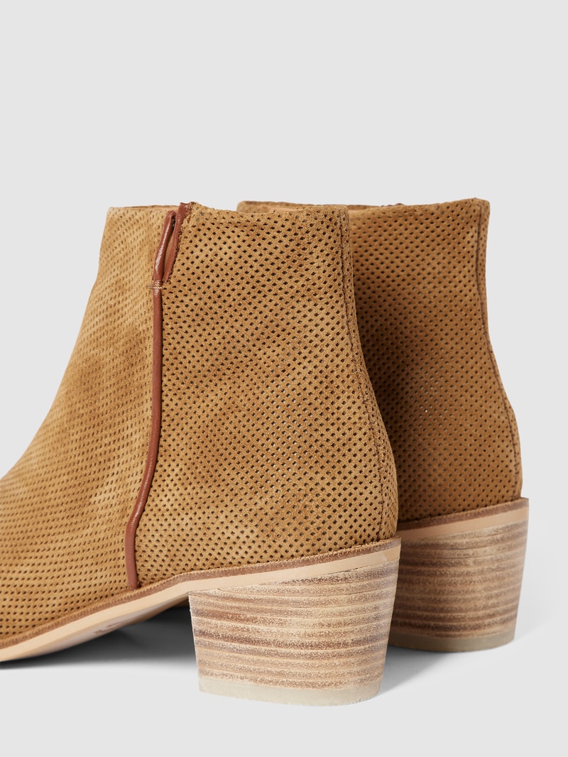 Stiefeletten mit Strukturmuster in camel