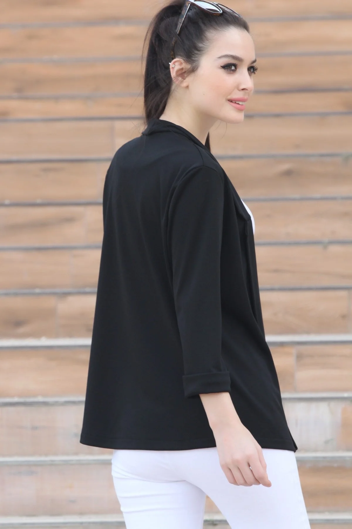 armonika  Schwarze Damenjacke mit doppeltem Ärmelkragen, ARM-17Y00040