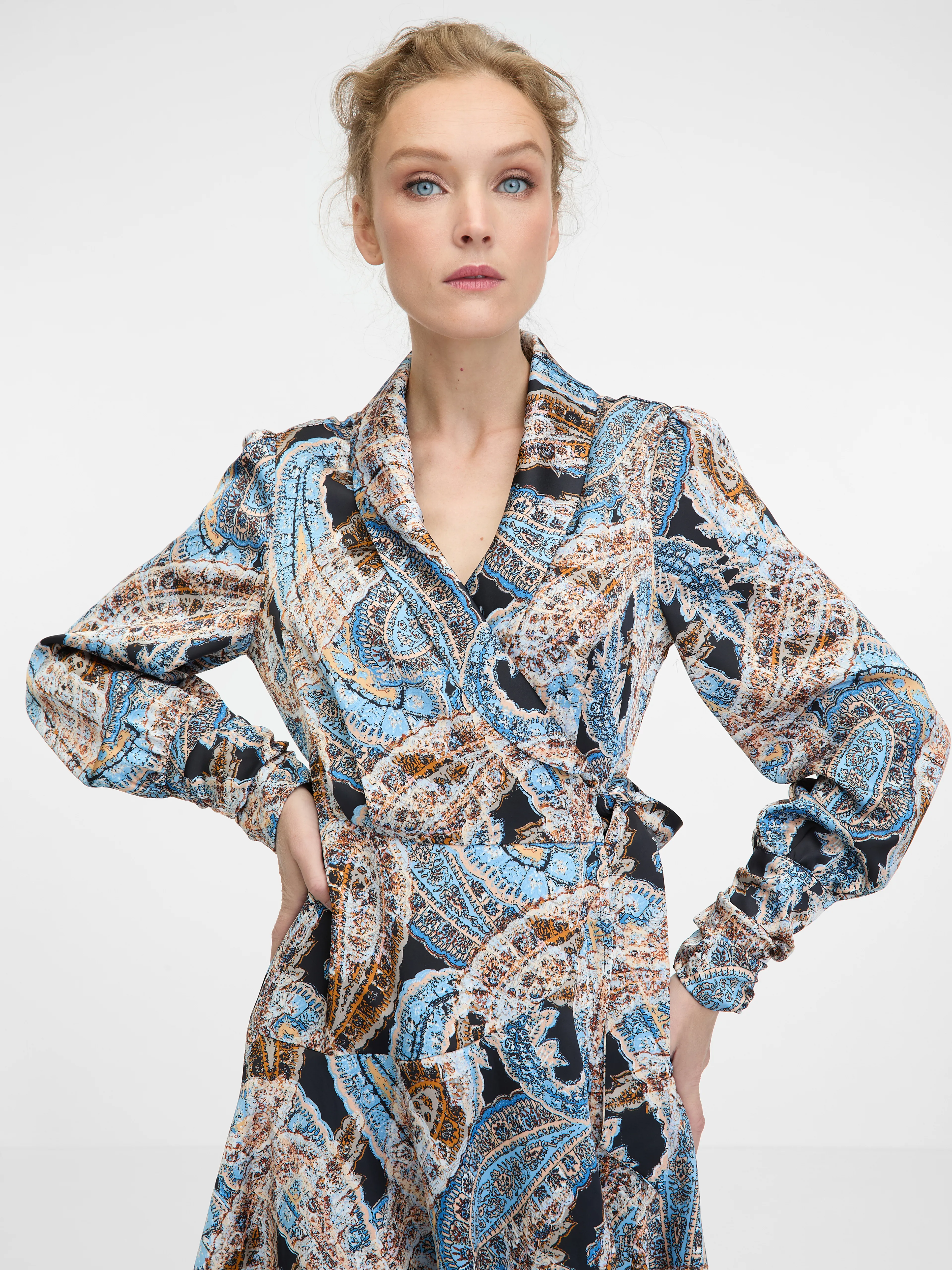 Blau gemustertes knielanges Damenkleid ORSAY