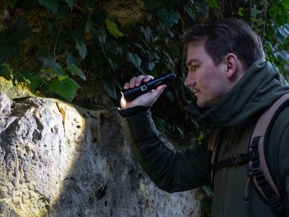 K-NATICS PRO wiederaufladbare Taschenlampe