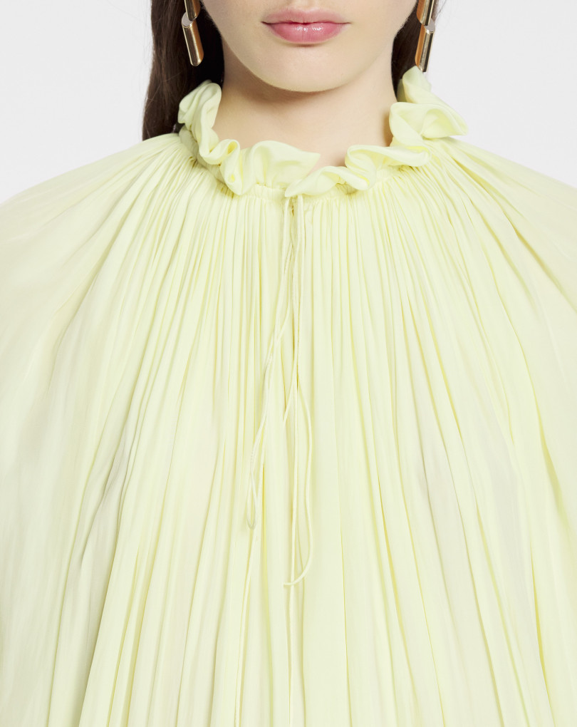 MINI ROBE À MANCHES LONGUES AVEC VOLANTS EN CHARMEUSE