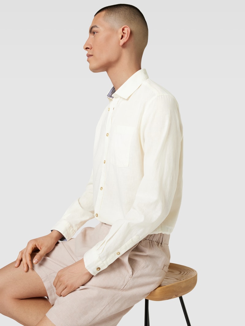 Freizeithemd mit Brusttasche in offwhite