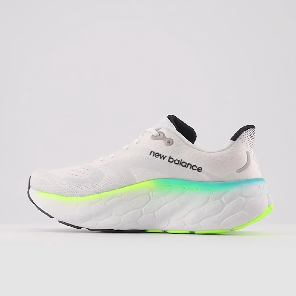 New Balance Fresh Foam X More v4 MMORWT4 / weiss
