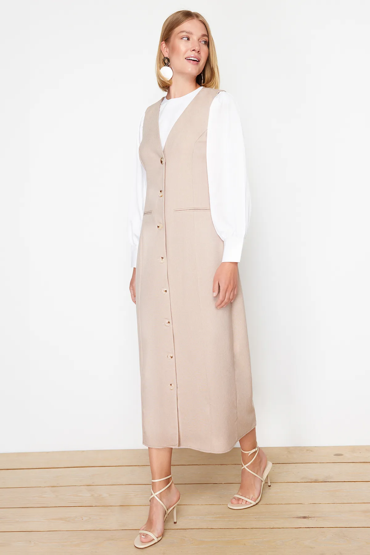 Trendyol Modest  Beige, ungefütterte Weste aus leinwandgewebtem Polyviscon TCTSS24EB00202