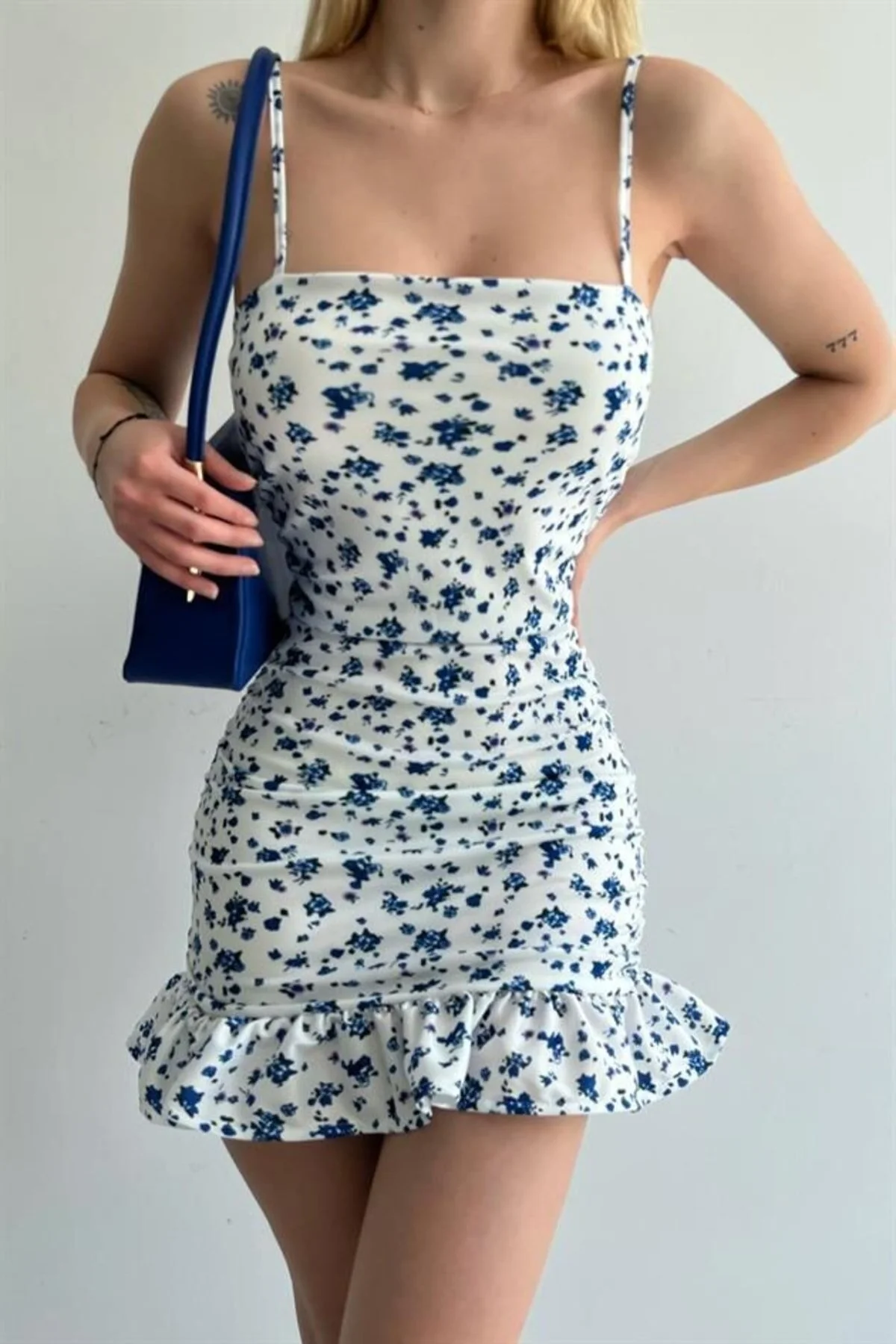 IŞILDA FASHION  Damenbekleidung, Träger-Minikleid mit Blumenmuster