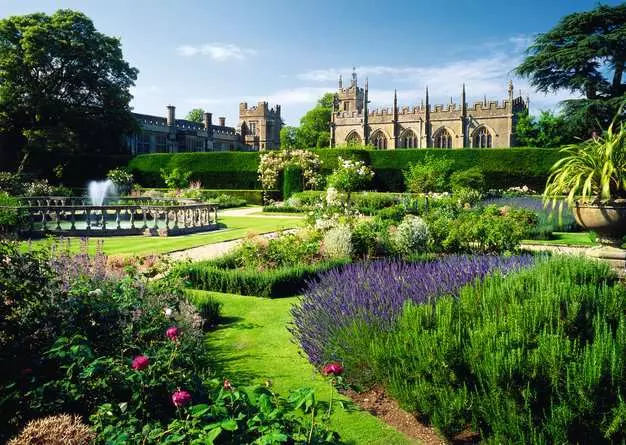 Puzzle 1000 Teile - Queen's Garden, Sudeley Castle, England