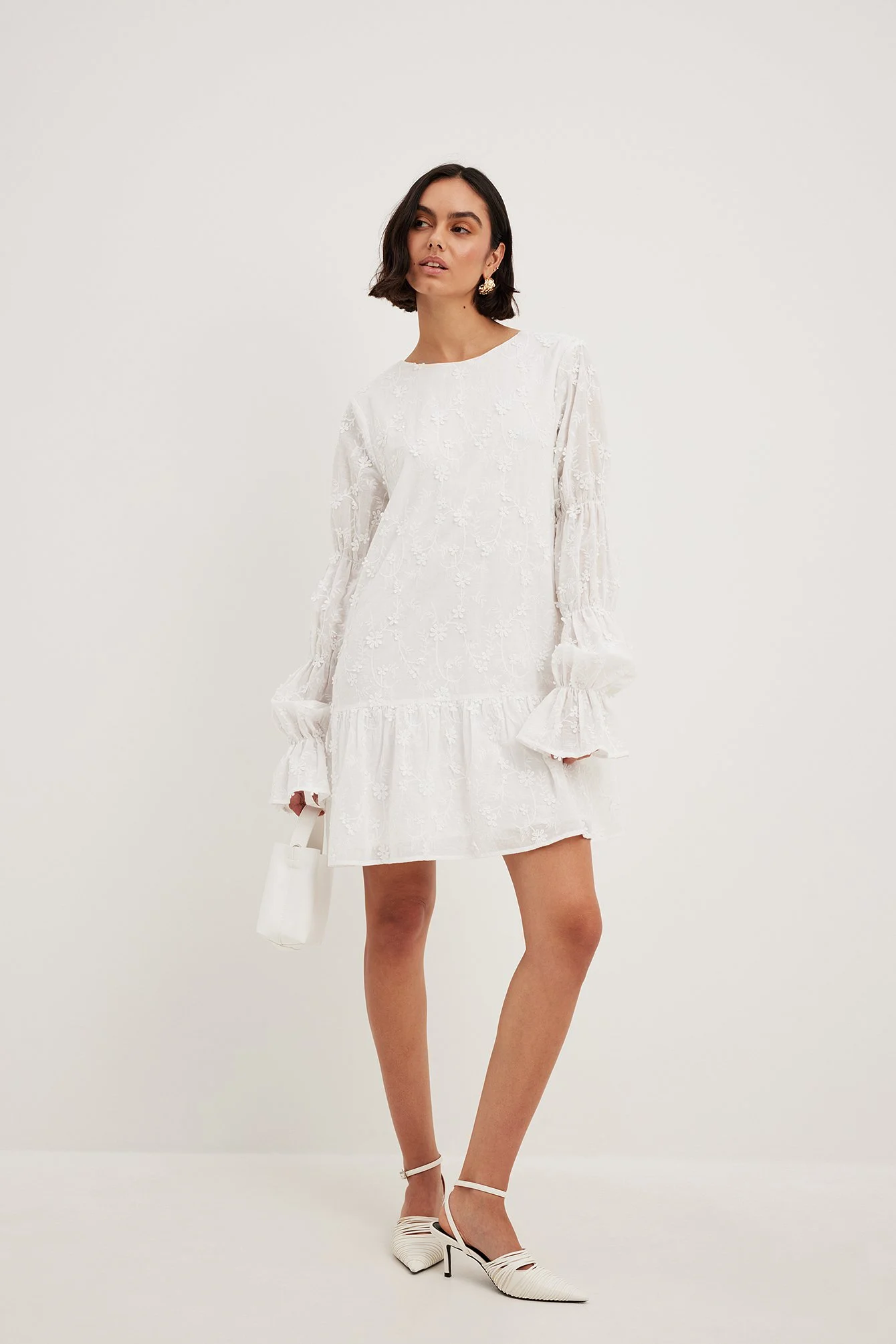 Kleid mit Detail am Ärmel