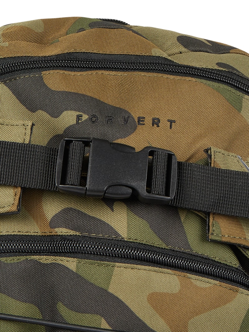 Rucksack mit Camouflage-Muster Modell 'Louis' in olivgrün
