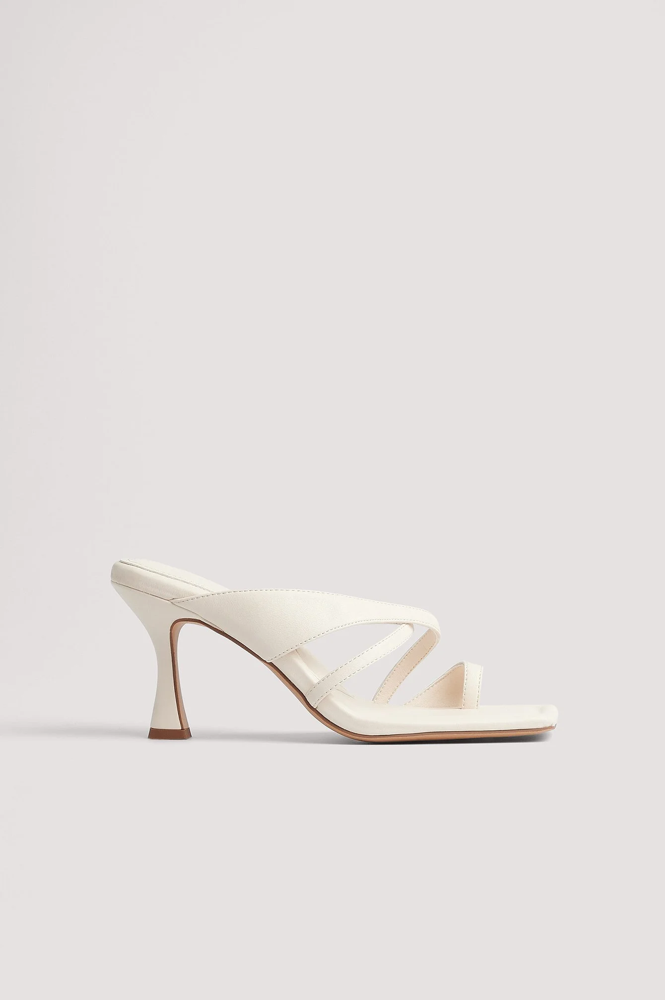 High-Heels mit gekreuzten Zehenriemen
