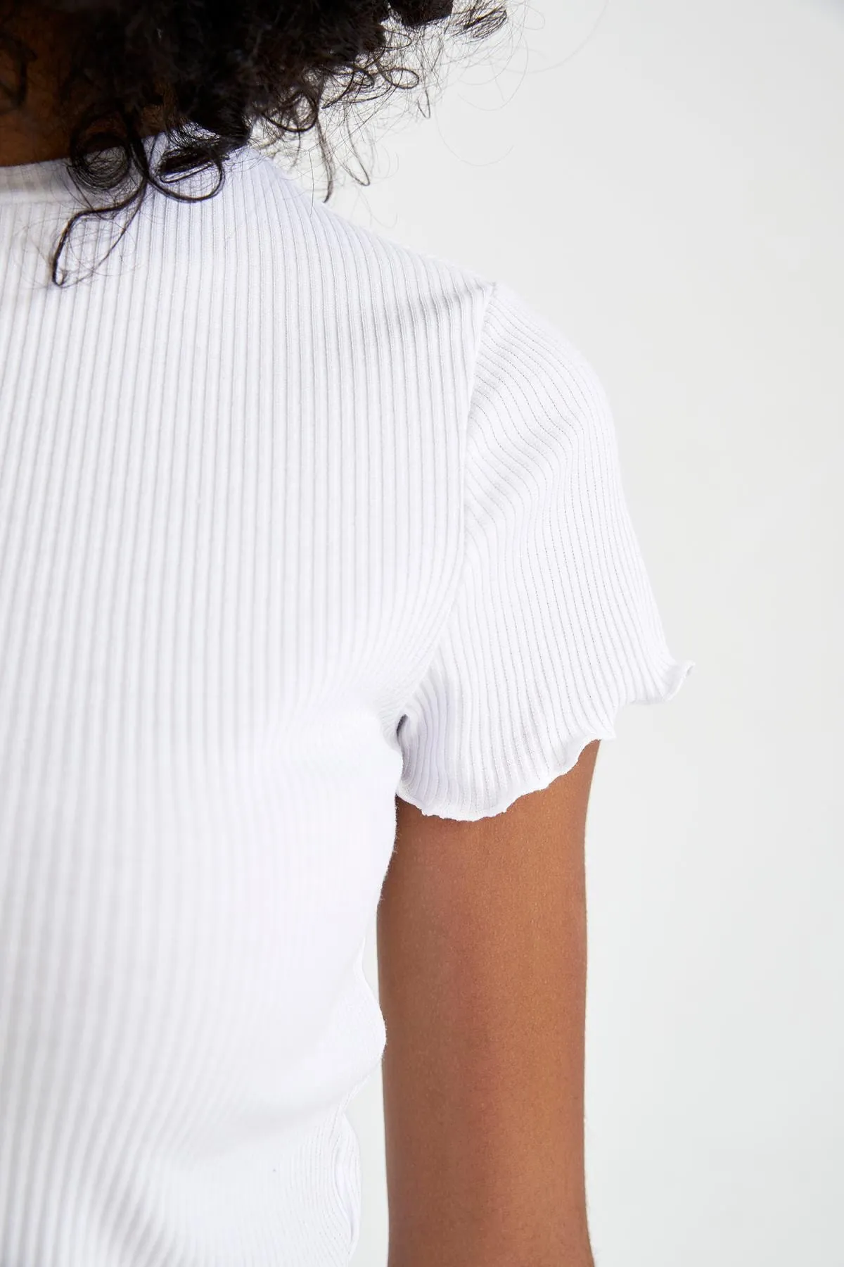 DeFacto  Slim Fit Kurzarm-T-Shirt mit Rundhalsausschnitt