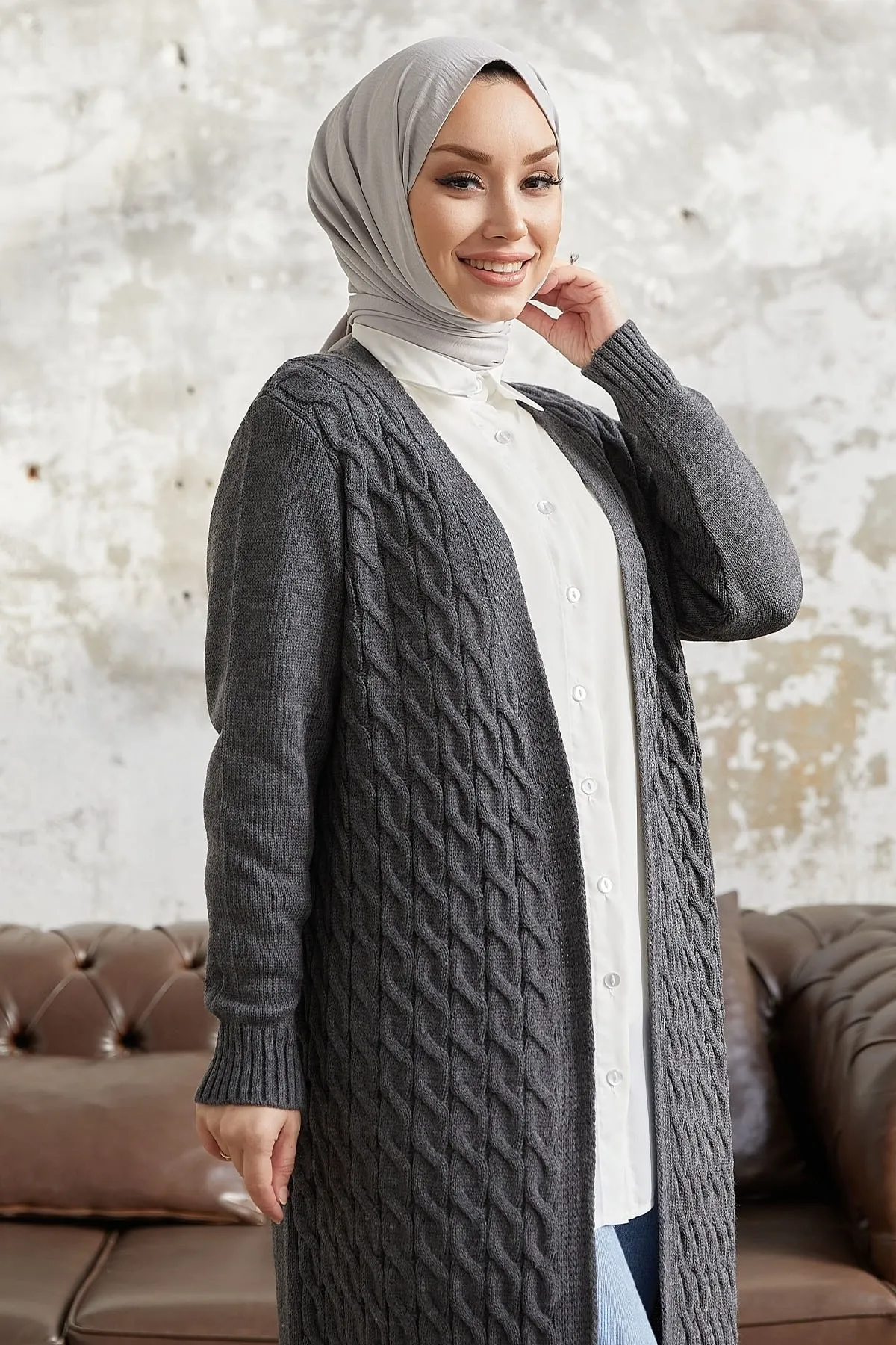 InStyle  Lange Strickjacke mit Jolie-Knit-Muster – Anthrazit