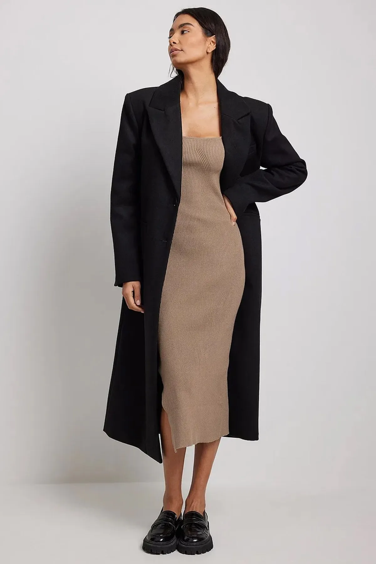 Madmext  Nerzfarbenes langes Strickkleid mit quadratischem Kragen Mg1719